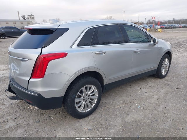 2017 CADILLAC XT5 1GYKNARS6HZ119547 Photo 3