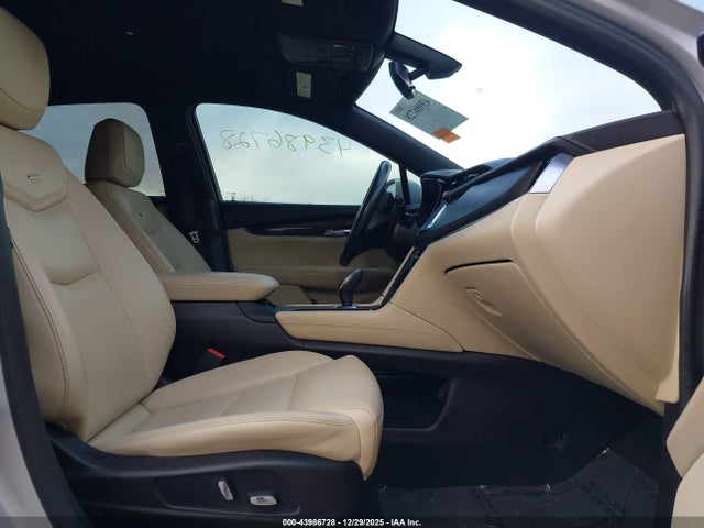 2017 CADILLAC XT5 1GYKNARS6HZ119547 Photo 4