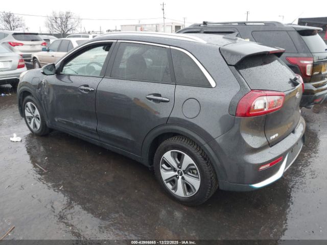 2019 KIA NIRO PLUG-IN HYBRID KNDCD3LD8K5304796 Photo 2