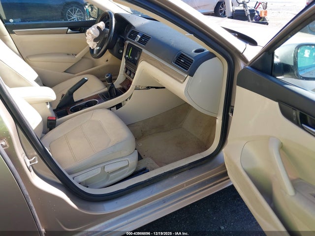 43986896 :رقم المزاد ، 1VWBV7A32FC013476 vin ، 2015 Volkswagen Passat 2.0l Tdi Se مزاد بيع