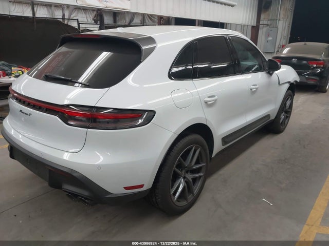 2024 PORSCHE MACAN WP1AA2A53RLB19422 Photo 3