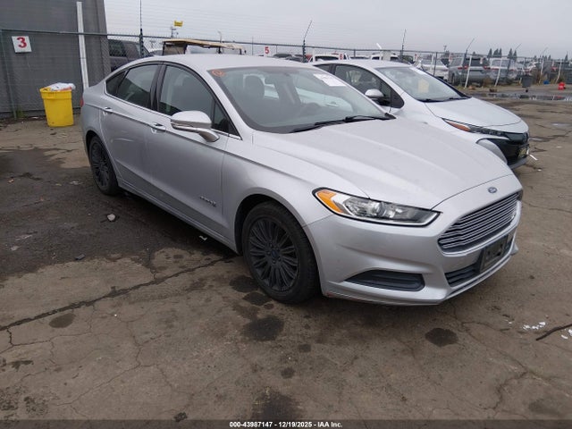 Ford Fusion Hybrid Se 2016 3FA6P0LU1GR291323 главное изображение