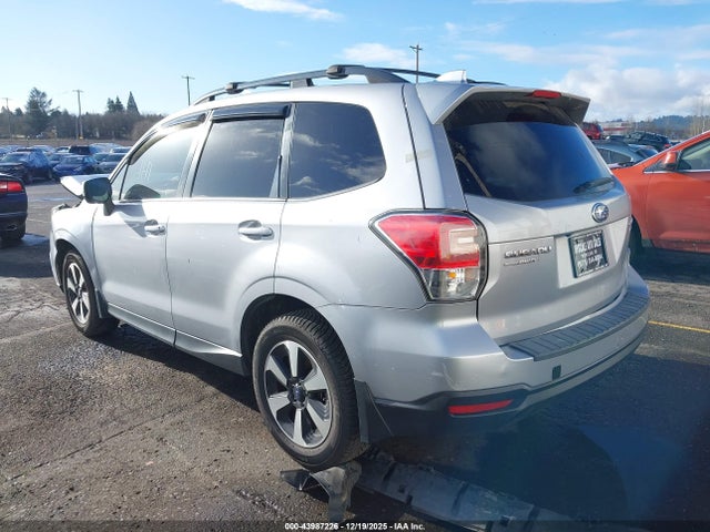 Subaru Forester 2.5i Premium 2017 JF2SJAEC5HH456475 Image 3