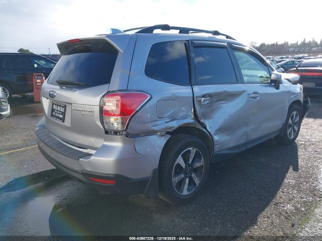 Subaru Forester 2.5i Premium 2017 JF2SJAEC5HH456475 Image 4