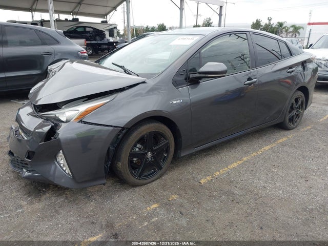 JTDKARFU6G3505893 Toyota Prius Three Touring
