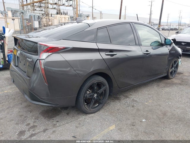 JTDKARFU6G3505893 Toyota Prius Three Touring