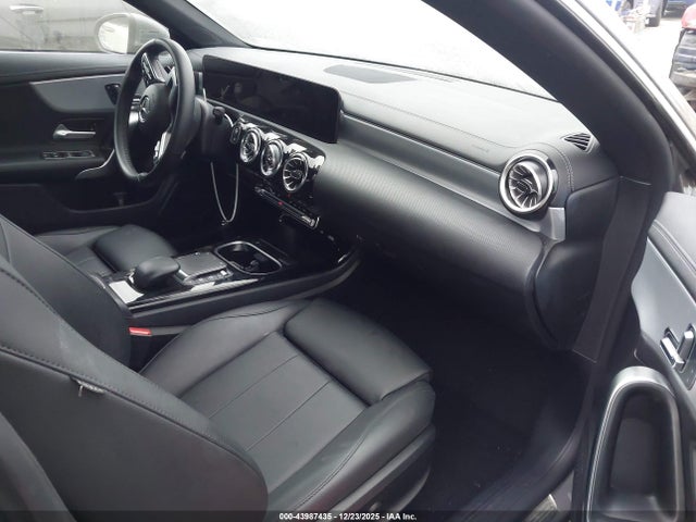 2023 MERCEDES-BENZ CLA 250 COUPE W1K5J4GB8PN386526 Photo 4