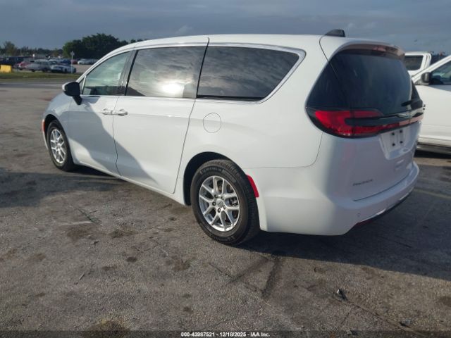 2023 CHRYSLER PACIFICA 2C4RC1FG4PR559558 Photo 2