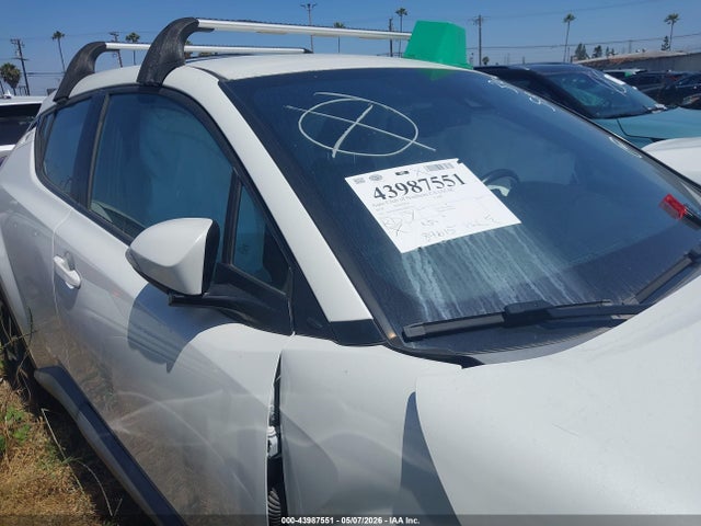 NMTKHMBX6JR027221 Toyota C-HR XLE