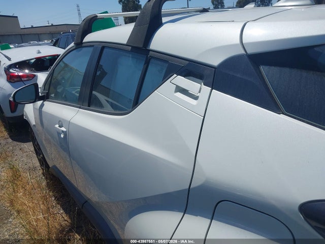 NMTKHMBX6JR027221 Toyota C-HR XLE