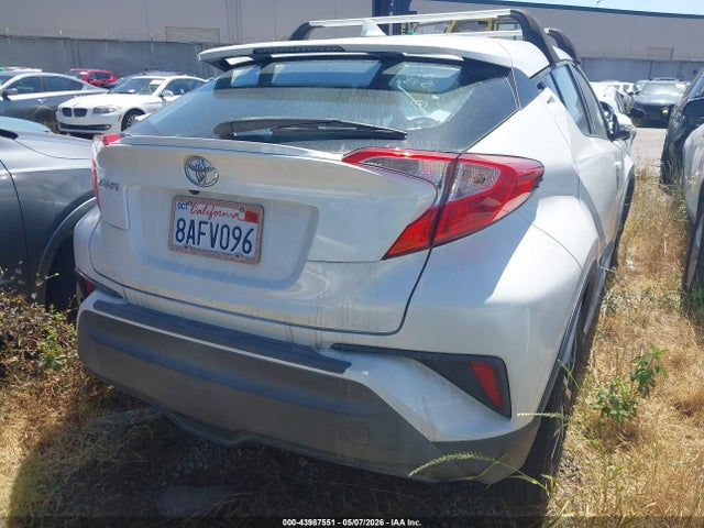 NMTKHMBX6JR027221 Toyota C-HR XLE