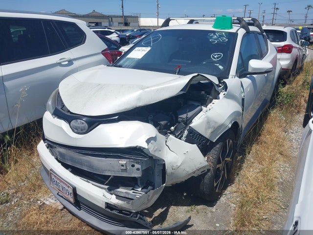 NMTKHMBX6JR027221 Toyota C-HR XLE