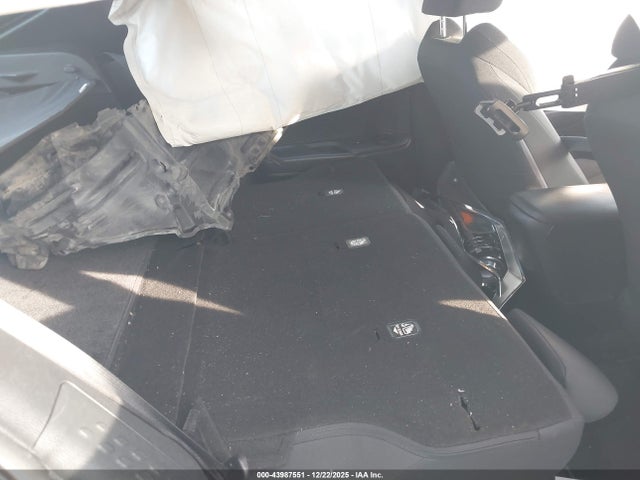 NMTKHMBX6JR027221 Toyota C-HR XLE