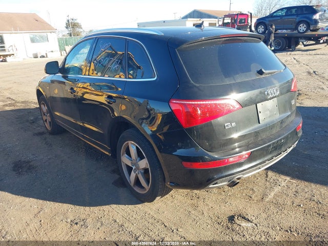 2011 AUDI Q5 WA1DKAFP3BA106102 Photo 2