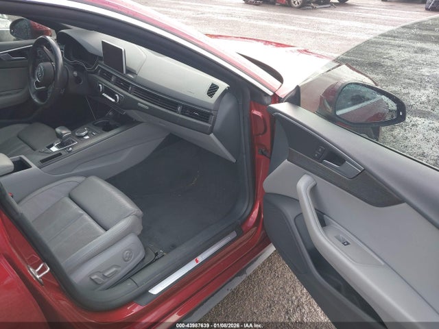 43987639 :رقم المزاد ، WAUENCF50JA010225 vin ، 2018 Audi A5 2.0t Premium مزاد بيع