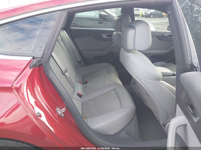43987639 :رقم المزاد ، WAUENCF50JA010225 vin ، 2018 Audi A5 2.0t Premium مزاد بيع