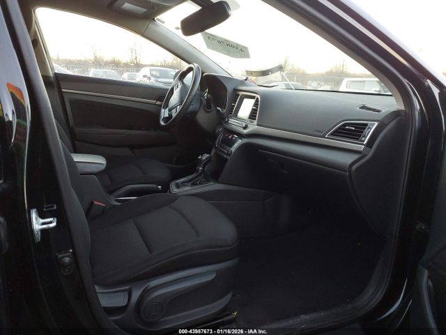 2018 HYUNDAI ELANTRA 5NPD84LF3JH262598 Photo 4