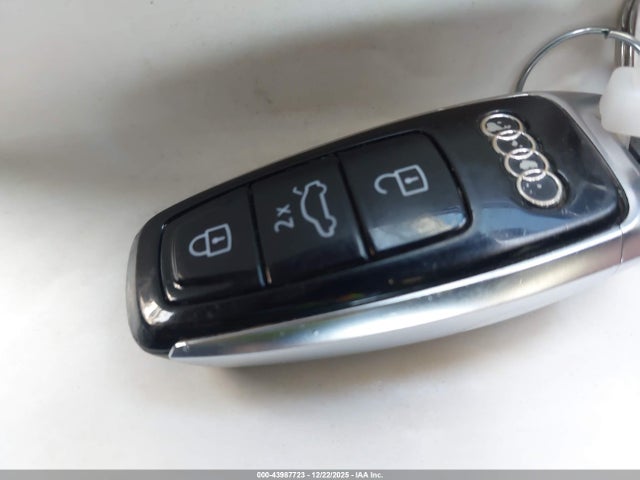 2023 AUDI S8 WAULSAF80PN003047 Photo 10