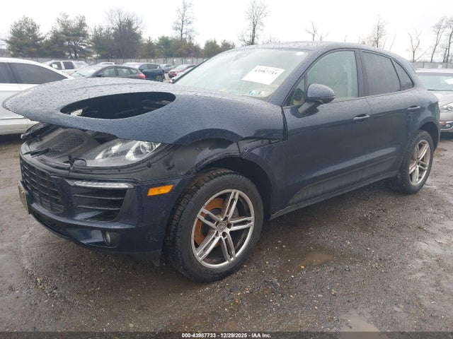2017 PORSCHE MACAN WP1AA2A56HLB05917 Photo 1