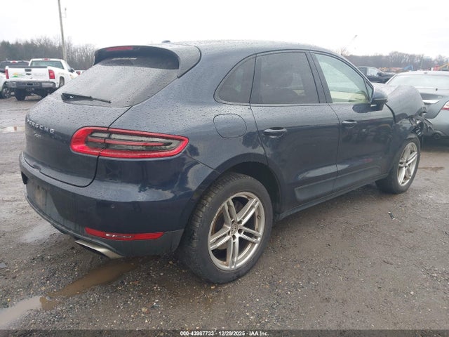 2017 PORSCHE MACAN WP1AA2A56HLB05917 Photo 3