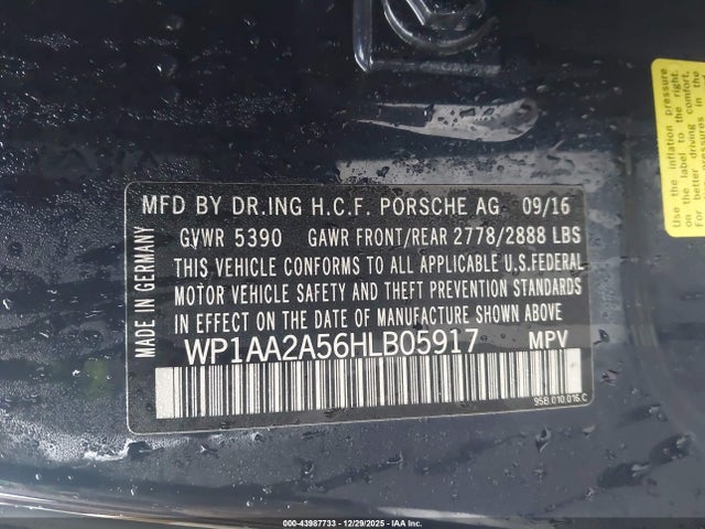 2017 PORSCHE MACAN WP1AA2A56HLB05917 Photo 8