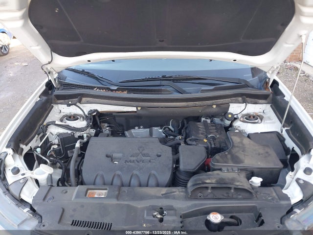 2017 MITSUBISHI OUTLANDER JA4AD3A34HZ016514 Photo 9