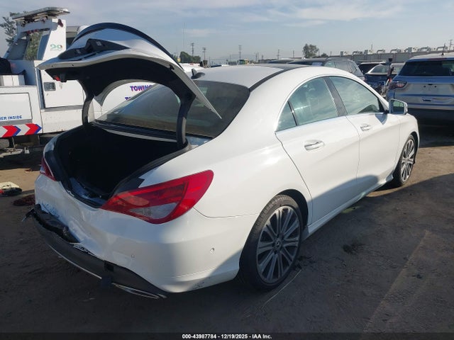 Mercedes-Benz CLA 250 2019 WDDSJ4EB7KN743872 Image 4