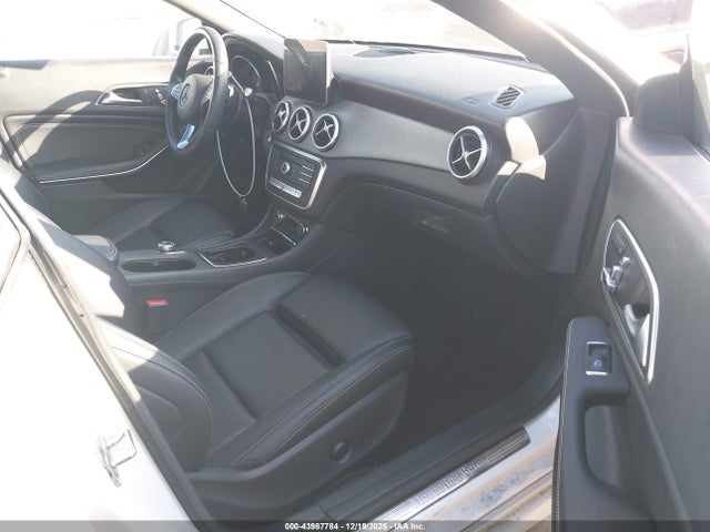 Mercedes-Benz CLA 250 2019 WDDSJ4EB7KN743872 Image 5