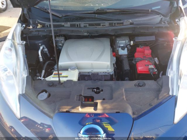 2017 NISSAN LEAF 1N4BZ0CP7HC310914 Photo 9