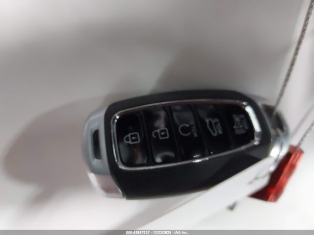 5NPLM4AG7NH068343 Hyundai ELANTRA SEL
