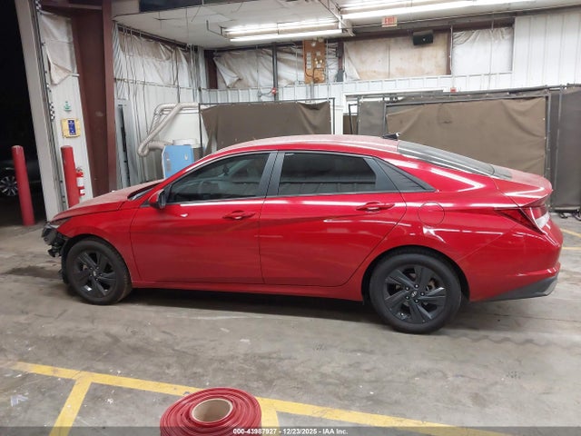 5NPLM4AG7NH068343 Hyundai ELANTRA SEL