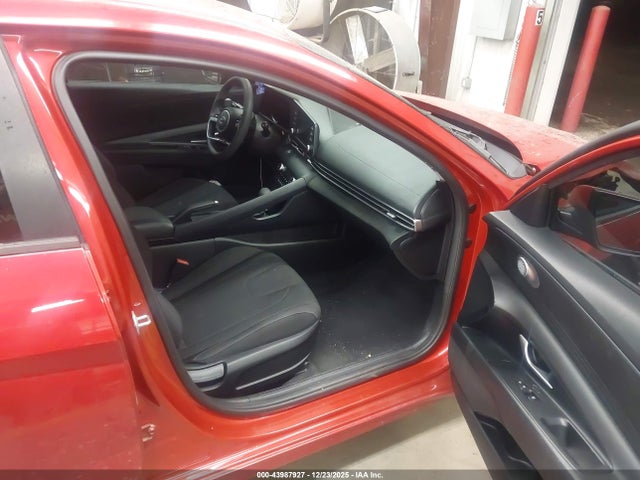 5NPLM4AG7NH068343 Hyundai ELANTRA SEL