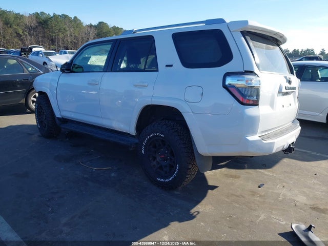 43988047 :رقم المزاد ، JTEZU5JR3J5177650 vin ، 2018 Toyota 4runner Sr5 مزاد بيع