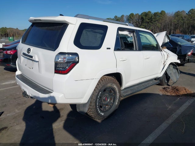 43988047 :رقم المزاد ، JTEZU5JR3J5177650 vin ، 2018 Toyota 4runner Sr5 مزاد بيع