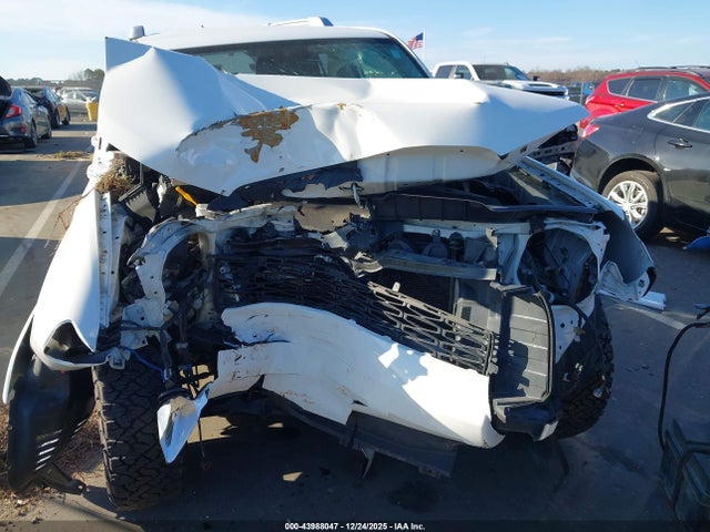 43988047 :رقم المزاد ، JTEZU5JR3J5177650 vin ، 2018 Toyota 4runner Sr5 مزاد بيع