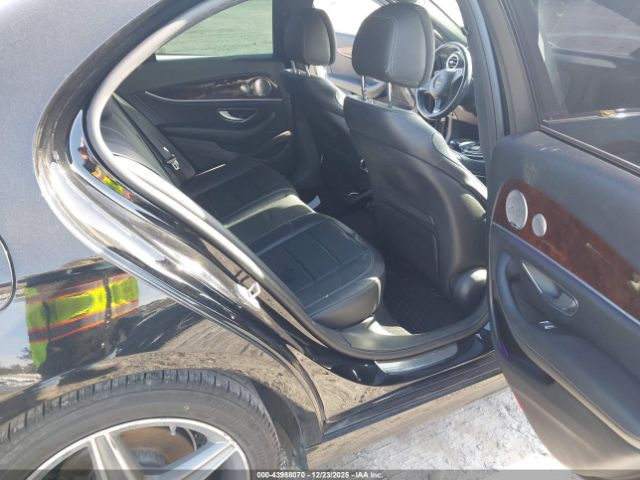 2017 MERCEDES-BENZ E 300 WDDZF4KB1HA027506 Photo 7