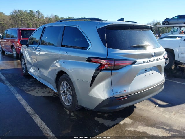 2022 TOYOTA SIENNA 5TDYRKEC2NS118823 Photo 2