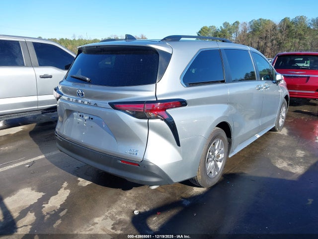 2022 TOYOTA SIENNA 5TDYRKEC2NS118823 Photo 3