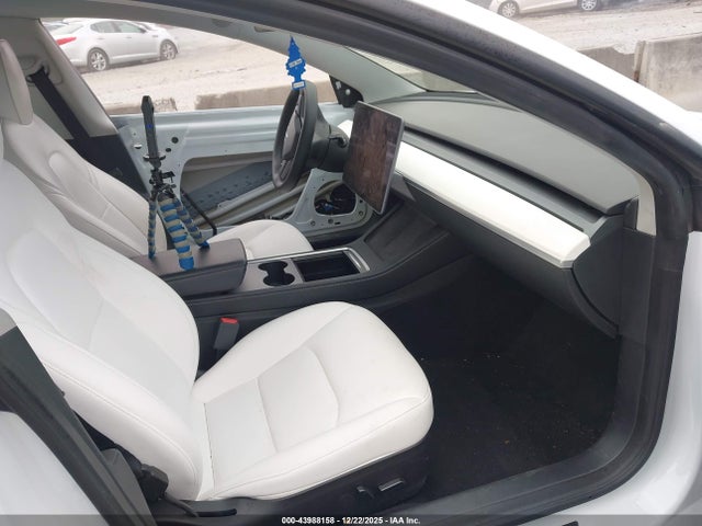 2022 TESLA MODEL 3 5YJ3E1EA8NF154969 Photo 4