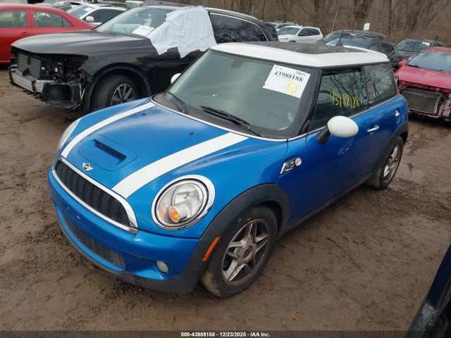 2007 MINI COOPER S WMWMF73557TL88509 Photo 1