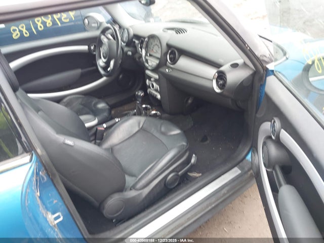 2007 MINI COOPER S WMWMF73557TL88509 Photo 4
