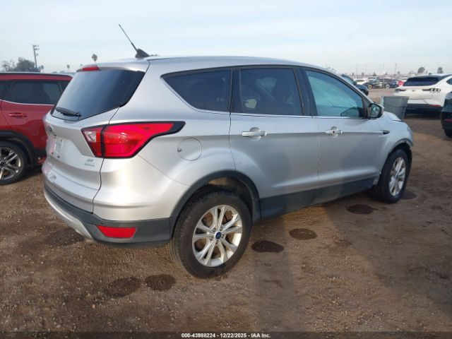 2019 FORD ESCAPE 1FMCU0GD7KUB31265 Photo 3