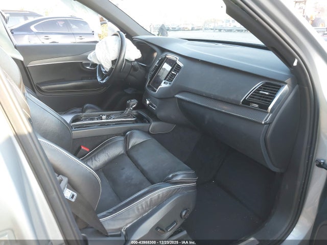 2017 VOLVO XC90 YV4A22PMXH1130230 Photo 4