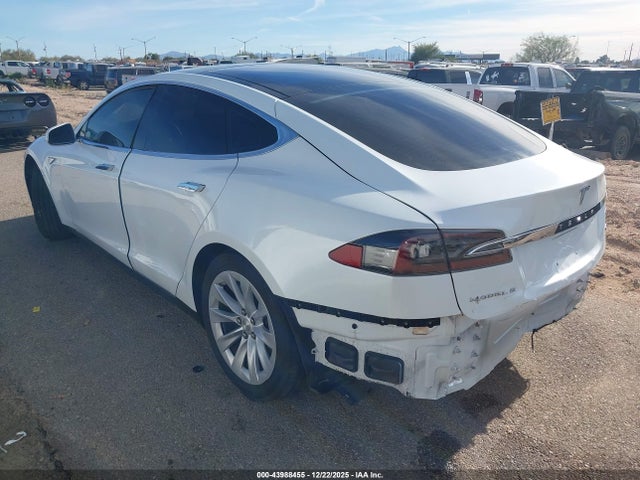 2015 TESLA MODEL S 5YJSA1H29FF086176 Photo 2