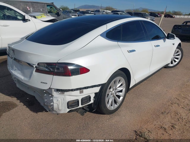 2015 TESLA MODEL S 5YJSA1H29FF086176 Photo 3