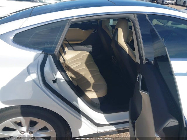 2015 TESLA MODEL S 5YJSA1H29FF086176 Photo 7