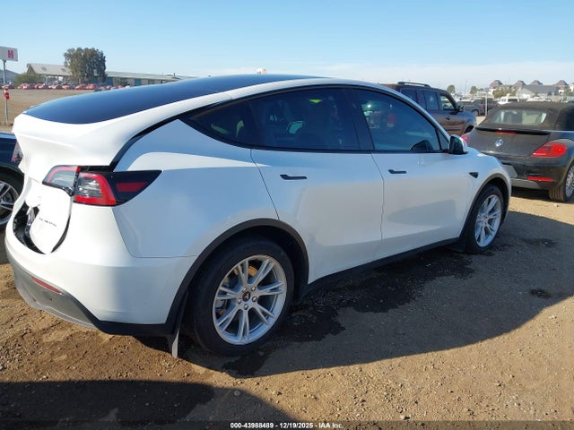 2023 TESLA MODEL Y 7SAYGDEE4PA148464 Photo 3