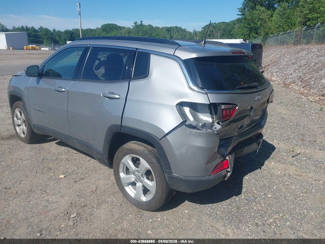 3C4NJDBB0KT741151 Jeep Compass Latitude 4x4