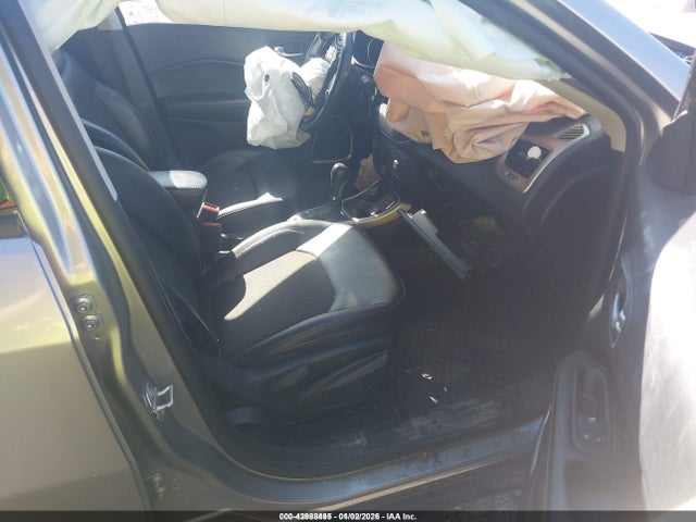 3C4NJDBB0KT741151 Jeep Compass Latitude 4x4