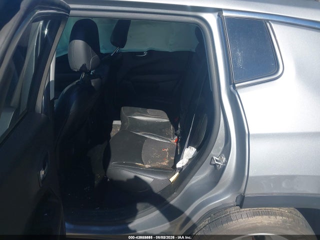 3C4NJDBB0KT741151 Jeep Compass Latitude 4x4